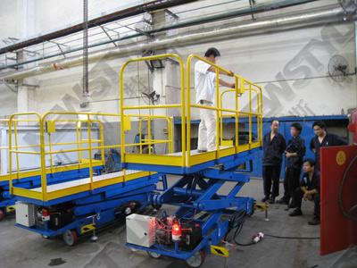 Self-propelled aerial work platform